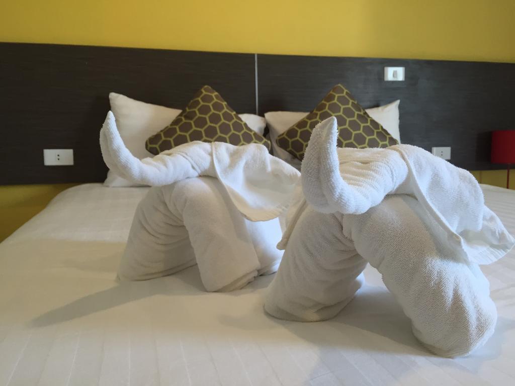 The Rich Hotel Ubonratchathani Убонратчатхани Экстерьер фото